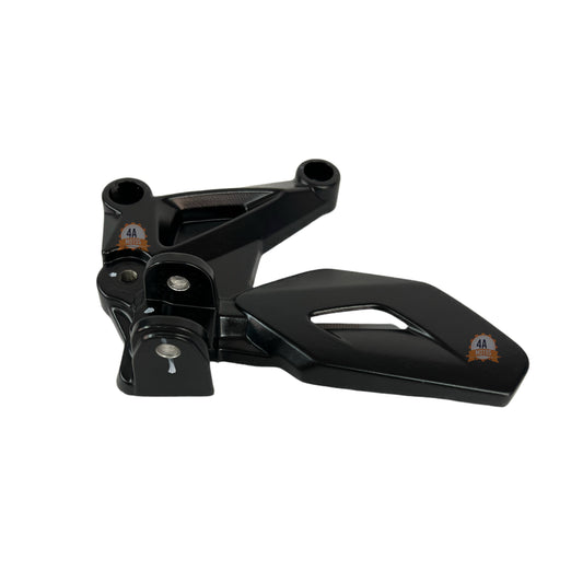 Soporte Posapie Delantero Izq. Negro Ns200 / 160/fi Bajaj